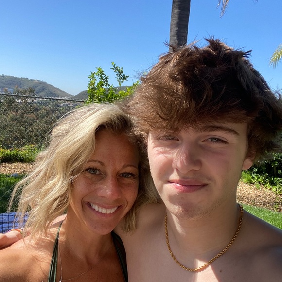 Welcome to my closet! I love clothes & I love to recycle so Poshmark is my jam! - Picture 11 of 11